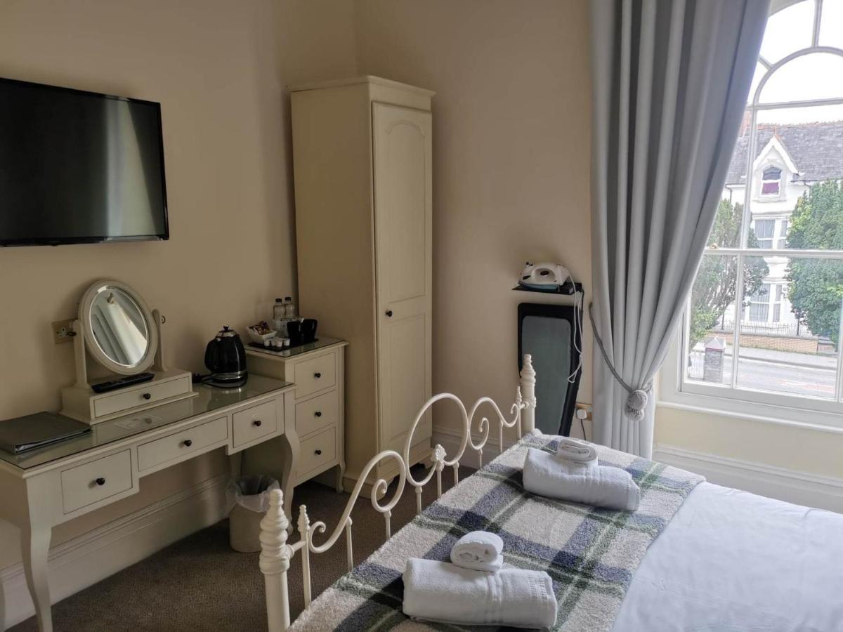 Llety Teifi Guest House Cardigan Extérieur photo